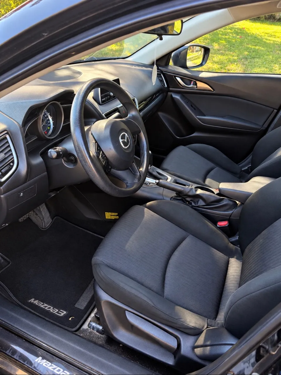 Mazda 3 2015 photo 3