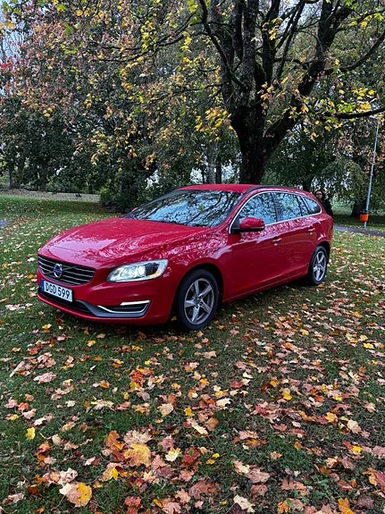 Volvo V60 2015 photo 2