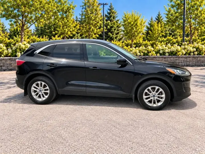Ford Escape 2021 photo 2