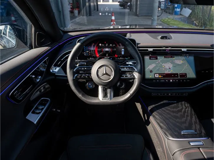 Mercedes-Benz E-Class 2025 photo 3