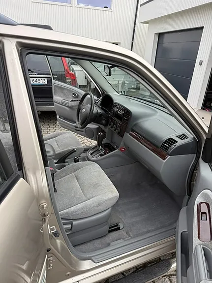 Suzuki Xl7 2004 photo 3