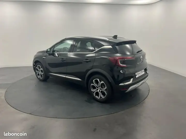 Renault Captur 2023 photo 3