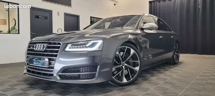 Audi S8 2014 photo 2