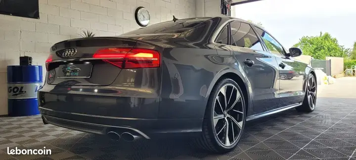 Audi S8 2014 photo 4