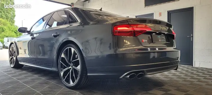 Audi S8 2014 photo 3