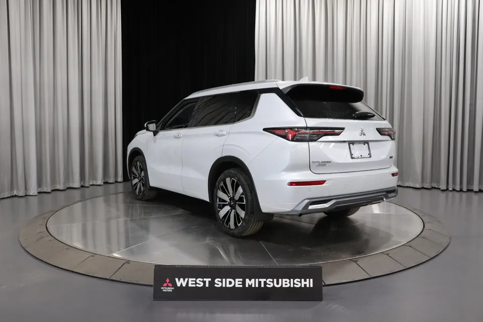 Mitsubishi Outlander 2026 photo 4