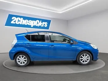 Toyota Aqua 2013 photo 5