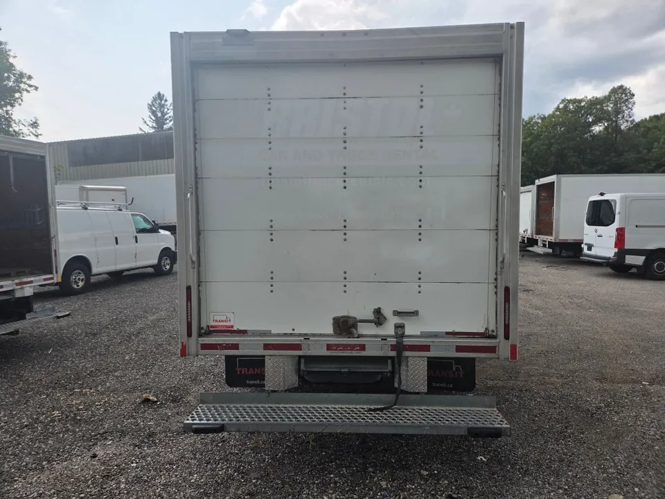 Ford E-450 2021 photo 4