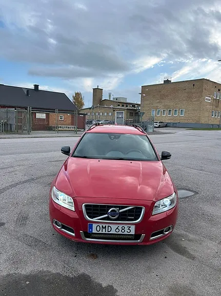 Volvo V70 2013 photo 2