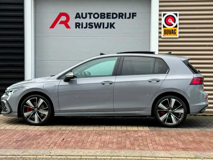 Volkswagen Golf 2022 photo 2