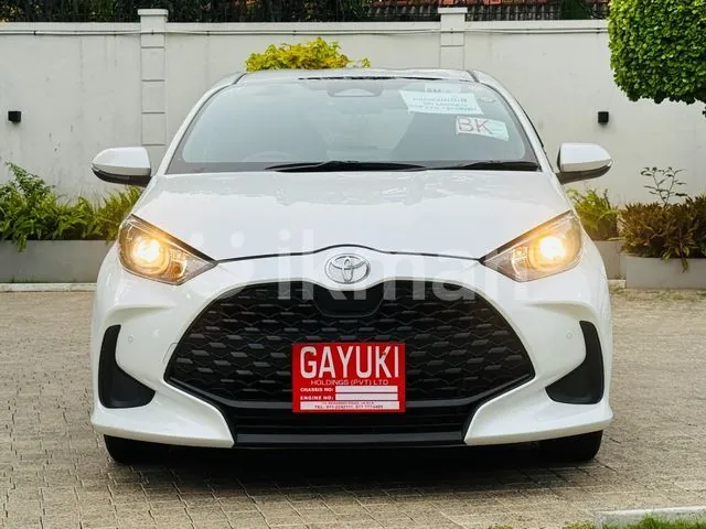 Toyota Yaris 2023 photo 2
