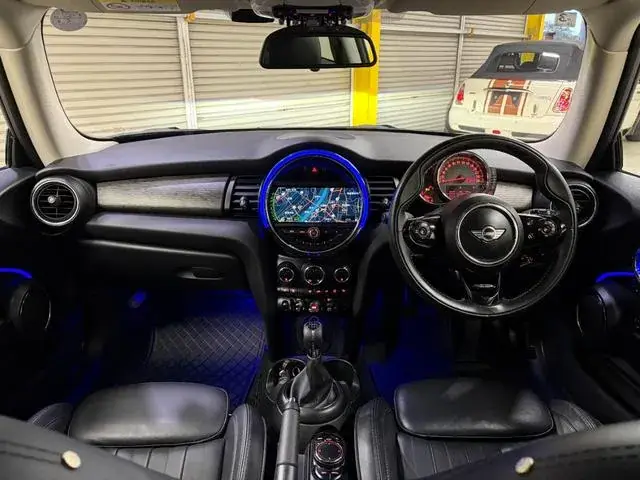Mini Cooper S 2017 photo 2