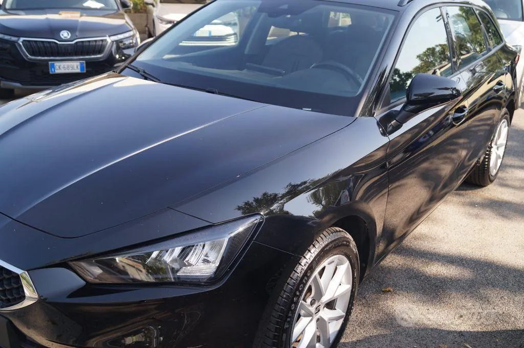 Seat Leon 2023 photo 2