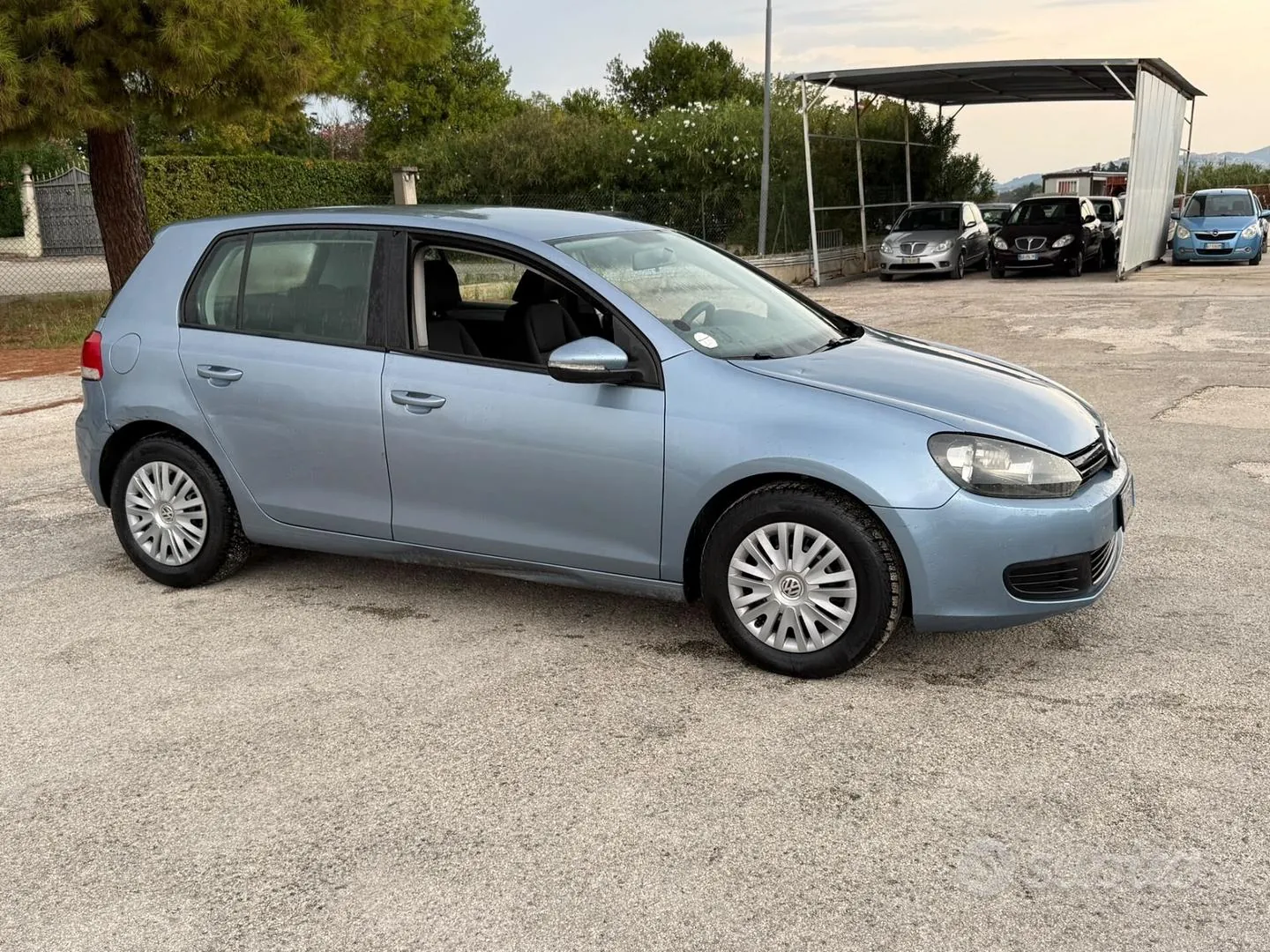 Volkswagen Golf 2010 photo 2