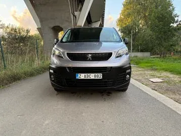 Peugeot Expert Combi 2021 photo 2