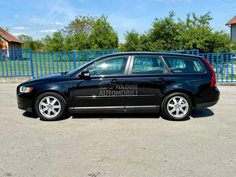 Volvo V50 2009 photo 2