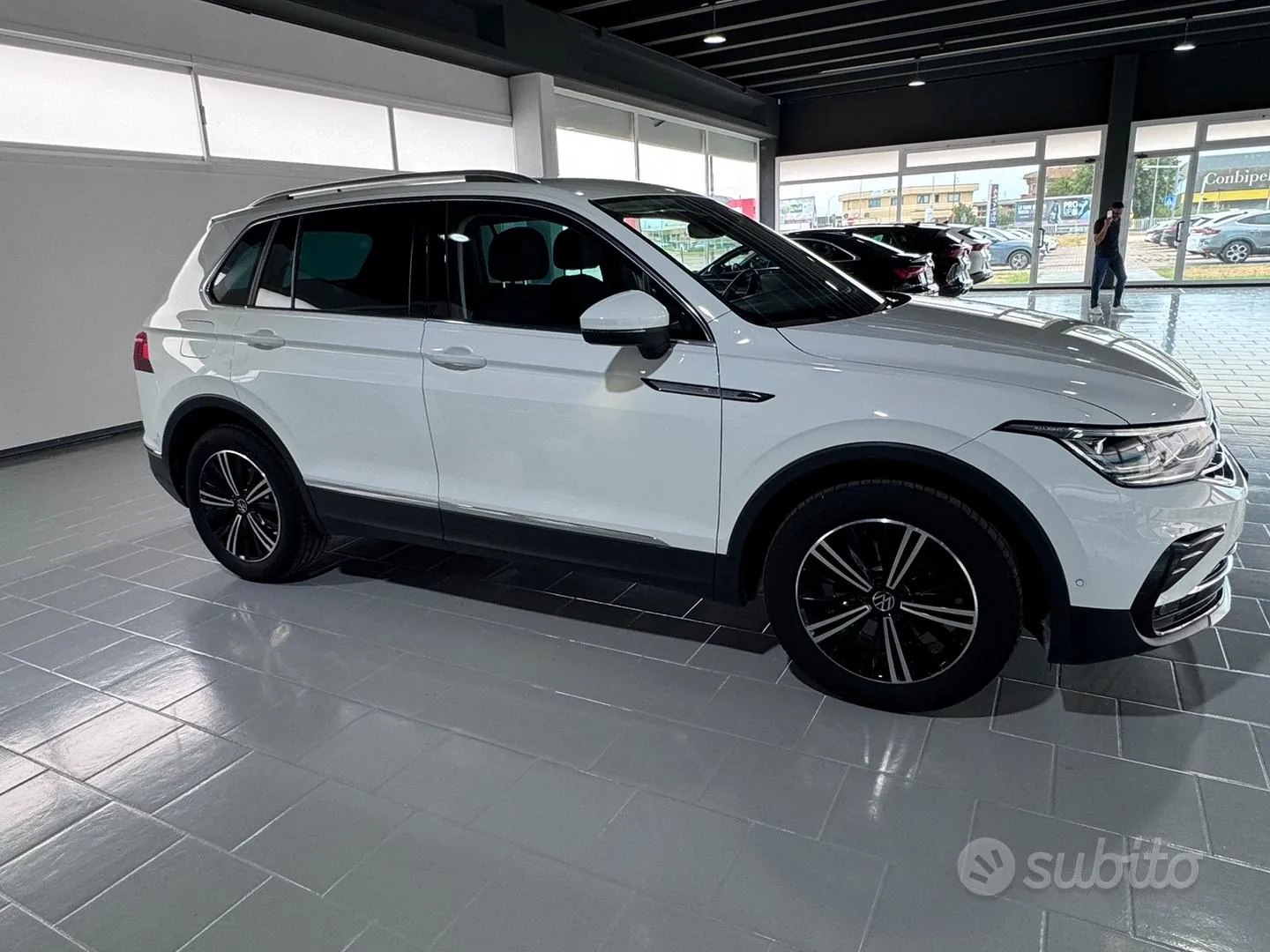 Volkswagen Tiguan 2022 photo 2