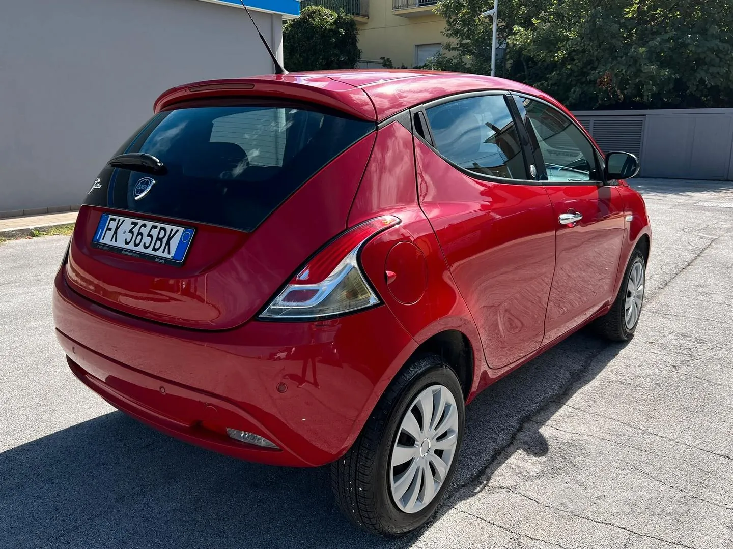 Lancia Ypsilon 2017 photo 2