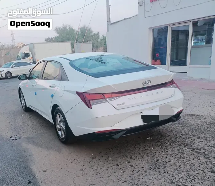 Hyundai Elantra 2022 photo 3