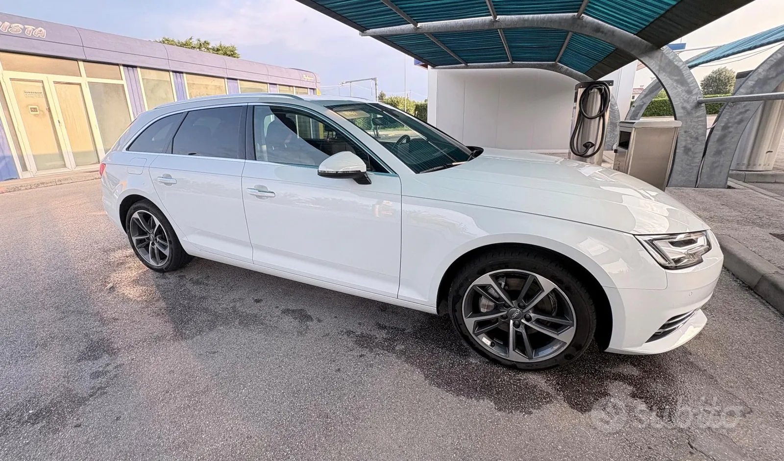 Audi A4 2016 photo 2