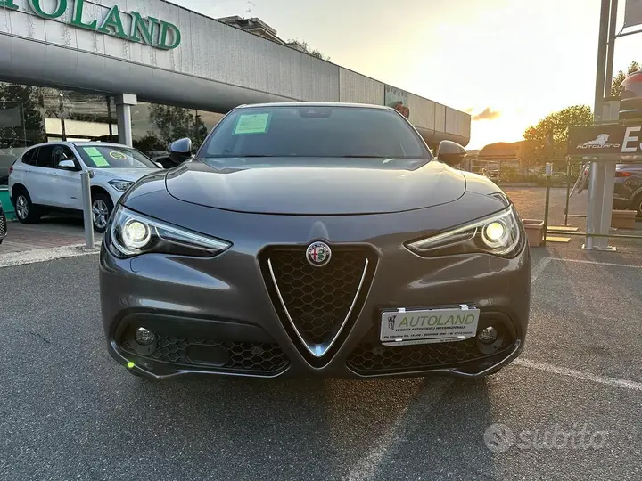 Alfa Romeo Stelvio 2018 photo 2