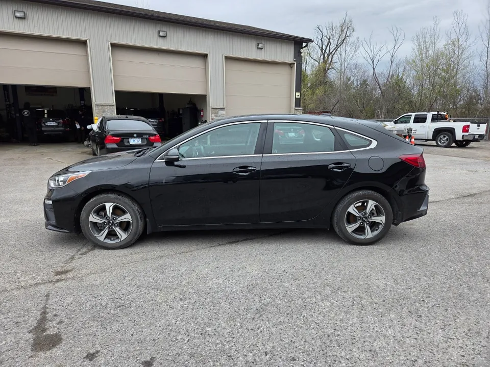 Kia Forte5 2021 photo 3