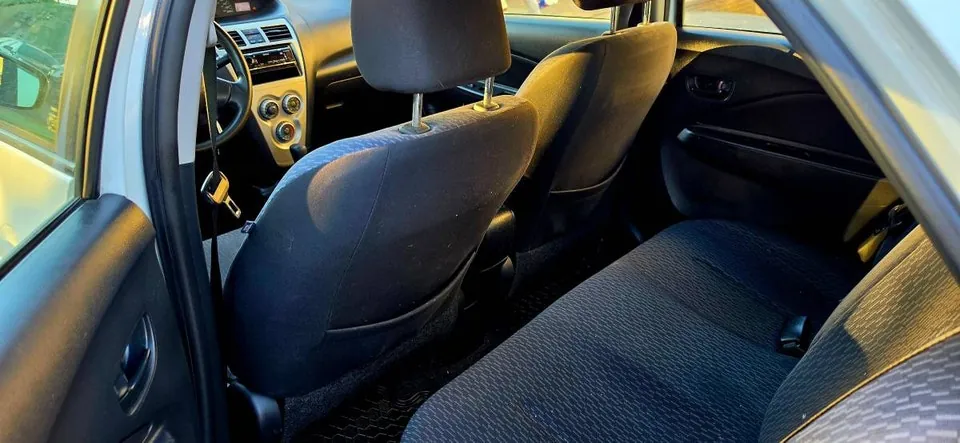Toyota Yaris 2012 photo 5