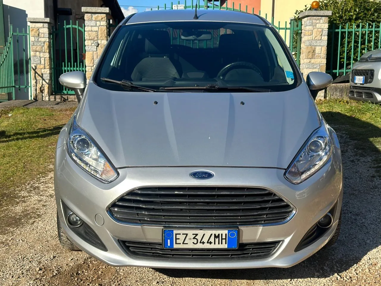 Ford Fiesta 2015 photo 2