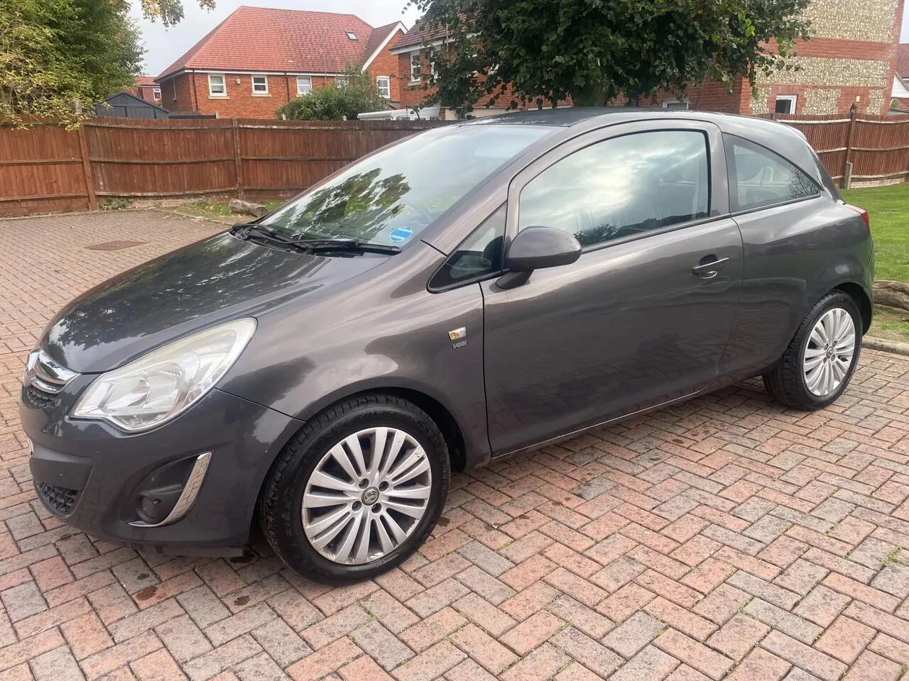 Vauxhall Corsa 2013 photo 2