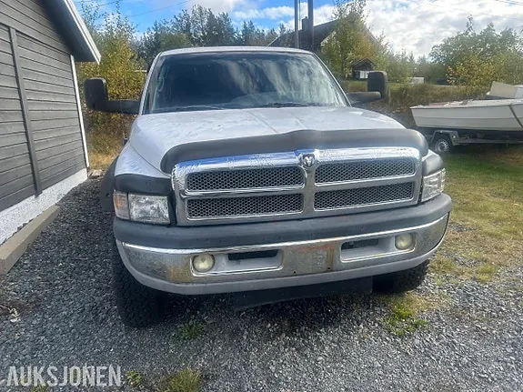 Dodge Ram 2001 photo 2