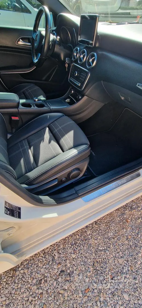 Mercedes-Benz A 2015 photo 3