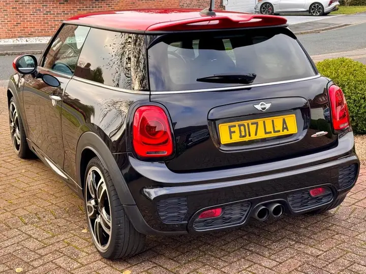 Mini John Cooper Works 2017 photo 3