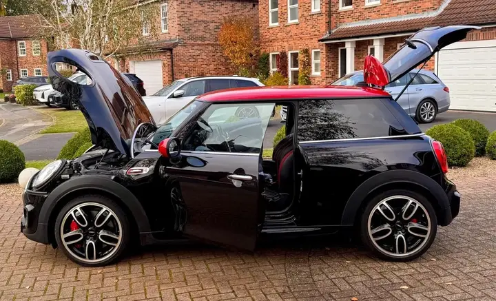 Mini John Cooper Works 2017 photo 5