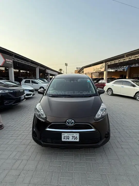 Toyota Sienta