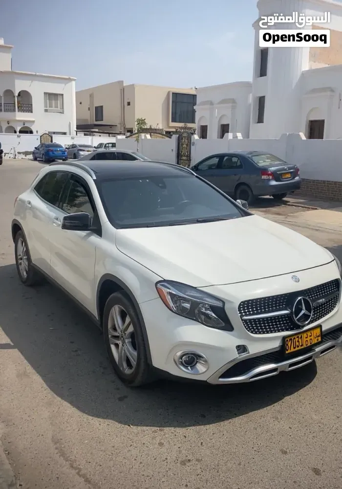Mercedes-Benz Gla Class 2018 photo 2