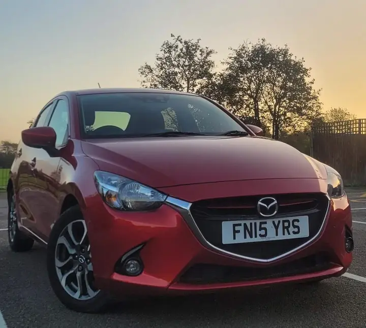Mazda Mazda2 2015 photo 2