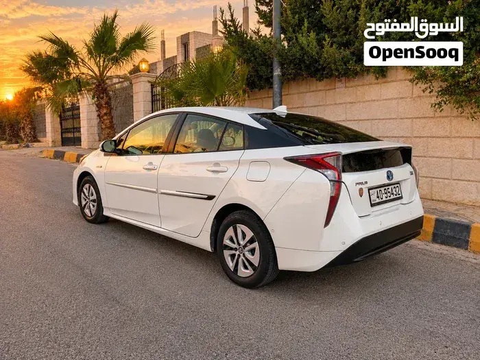 Toyota Prius 2018 photo 3