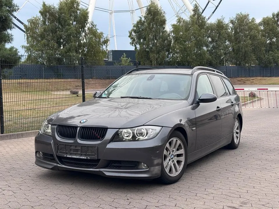 BMW 320I