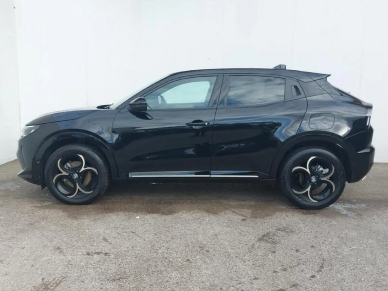 Alfa Romeo Junior 2025 photo 4