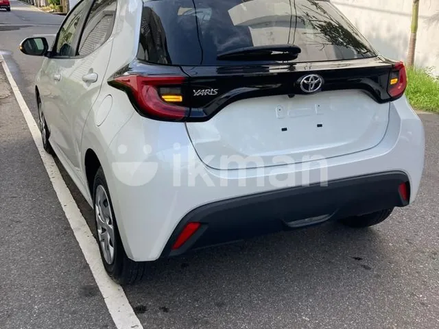 Toyota Yaris 2023 photo 2