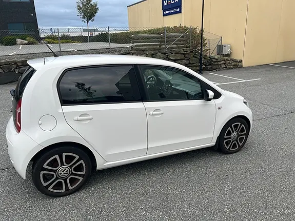 Volkswagen Up 2013 photo 4