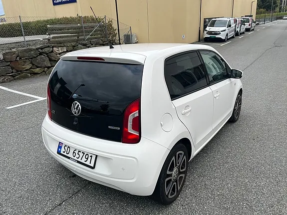 Volkswagen Up 2013 photo 5
