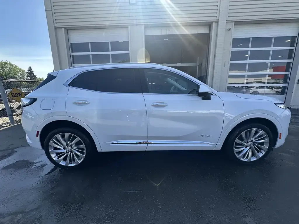 Buick Envision 2026 photo 4