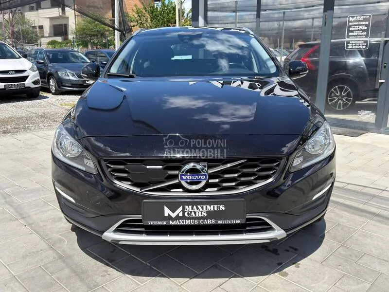 Volvo V60 Cross Country 2018 photo 2