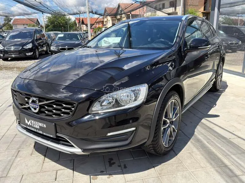 Volvo V60 Cross Country 2018 photo 3