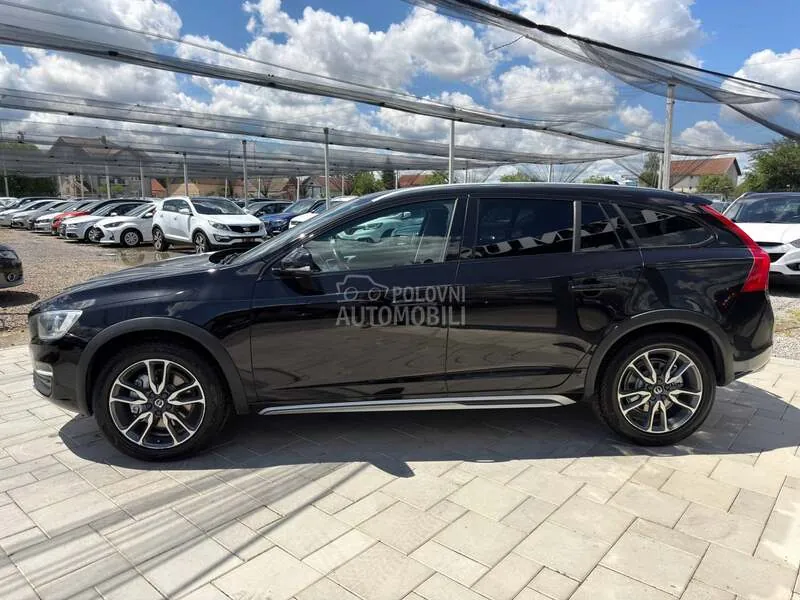 Volvo V60 Cross Country 2018 photo 4