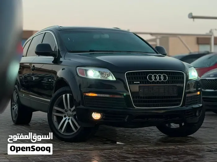 Audi Q7 2010 photo 2