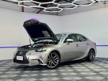 Lexus Is 300H 2013 photo 4