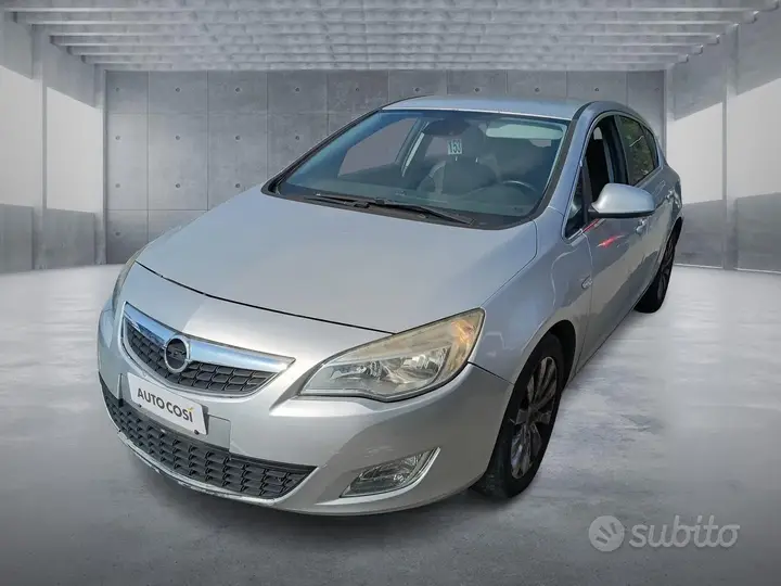 Opel Astra 2010 photo 2