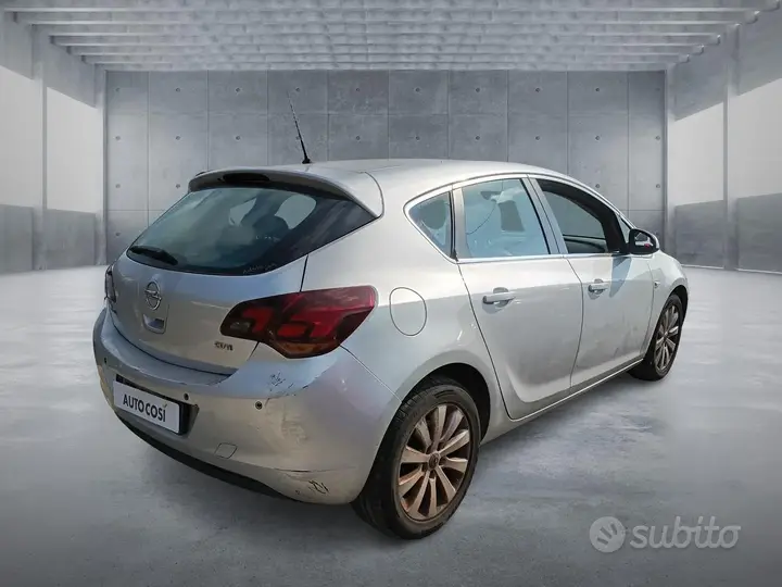Opel Astra 2010 photo 5